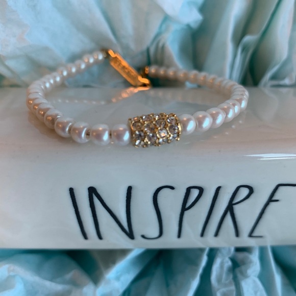 Napier • Pearl and CZ stones bracelet - Picture 2 of 5